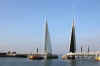 twin_sails_flickr_cc_jeff_owen_775.jpg (55803 bytes)
