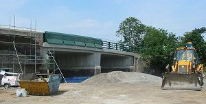 Whitacre Bridge - Installation of parapets